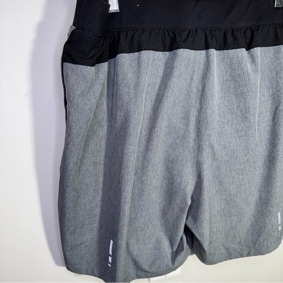 Old Navy Men's Activewear Shorts Size XL - Picture 5 of 8